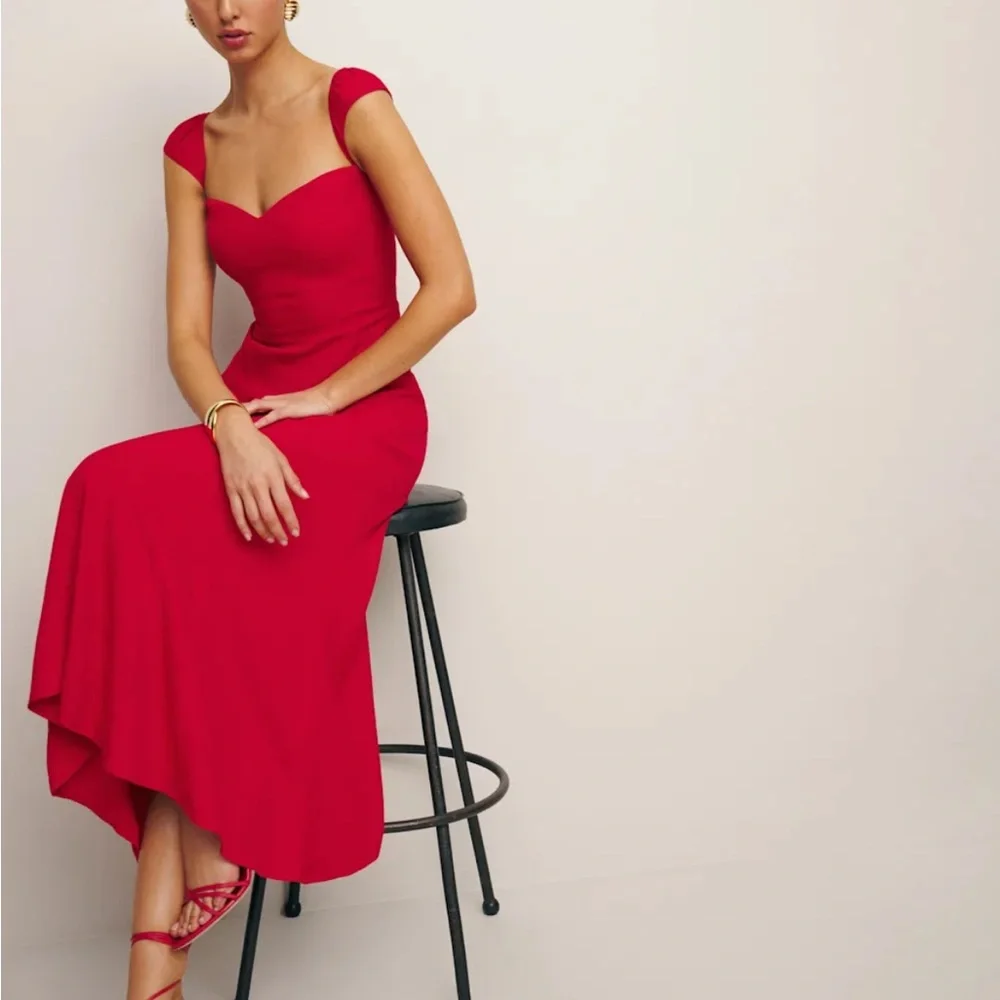 Reformation Bryson Dress in Cherry *NEW* - Picture 3 of 7